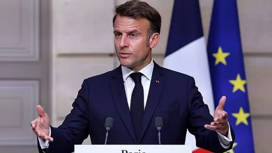 «الإليزيه» يكشف سبب ظهور ماكرون بعينه اليمنى محتقنة ومحمرة: انفجار وعاء دموي صغير