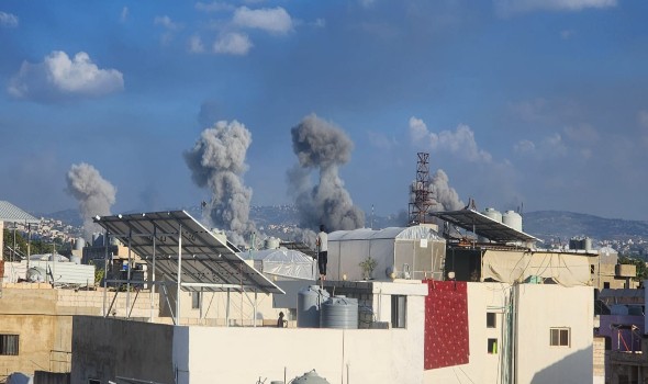 الجيش الإسرائيلي يزعم استهداف بنى تحتية لحزب الله ويقصف مناطق بعيدة عن الحدود بعد طلب من السكان المغادرة