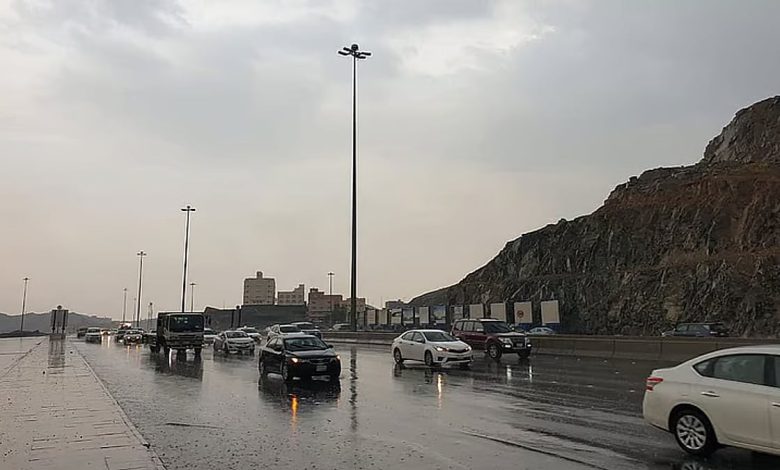 الدفاع المدني ينبه بالابتعاد عن المناطق المنخفضة وبطون الأودية