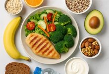 الصحة تكشف خريطة الغذاء الجديدة: نصف الوجبة خضراوات وفواكه والمياه المشروب الأساسي