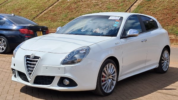 الفاروميو جوليتا موديل 2016