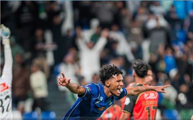 الفتح يتفنن بثلاثية أمام الرياض