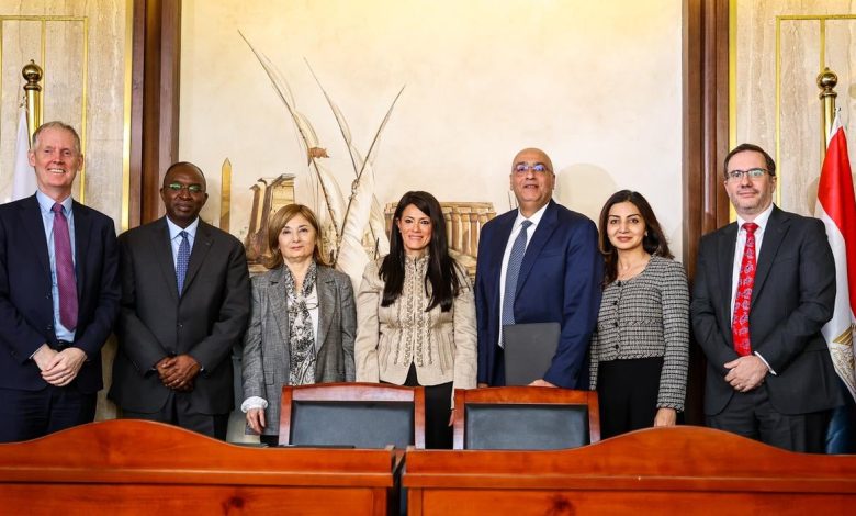 المشاط تشهد توقيع اتفاقيتين بين بنك الاستثمار الأوروبي ومؤسسة التمويل الدولية لضخ استثمارات بقيمة 137.5 مليون دولار