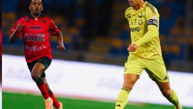 النصر يستغل تعثرات الهلال بثلاثية أمام الخلود