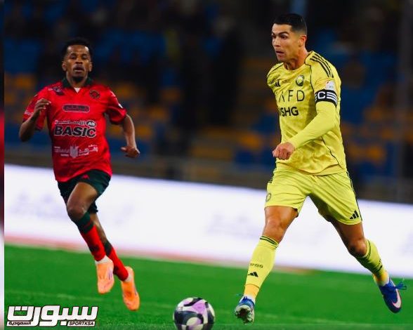 النصر يستغل تعثرات الهلال بثلاثية أمام الخلود