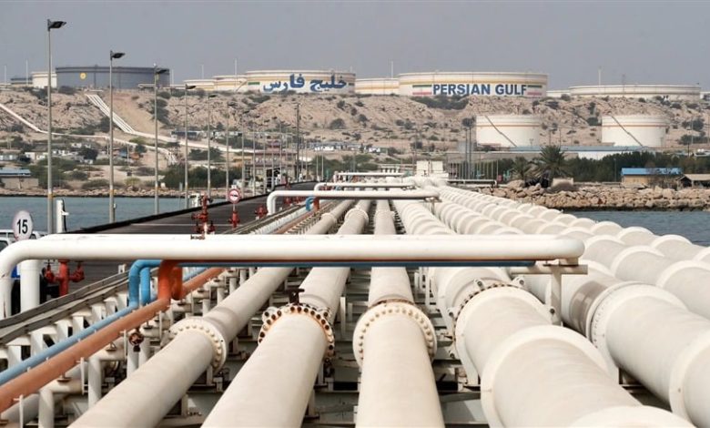 النفط الإيراني المخزن في البحر يصل إلى مستوى غير مسبوق