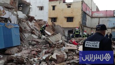 انهيار منزل من طابقين في حي العكاري