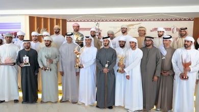 بالفيديو.. زايد بن حمد آل نهيان يتوج الفائزين في ختام منافسات كأس رئيس الدولة للصيد بالصقور