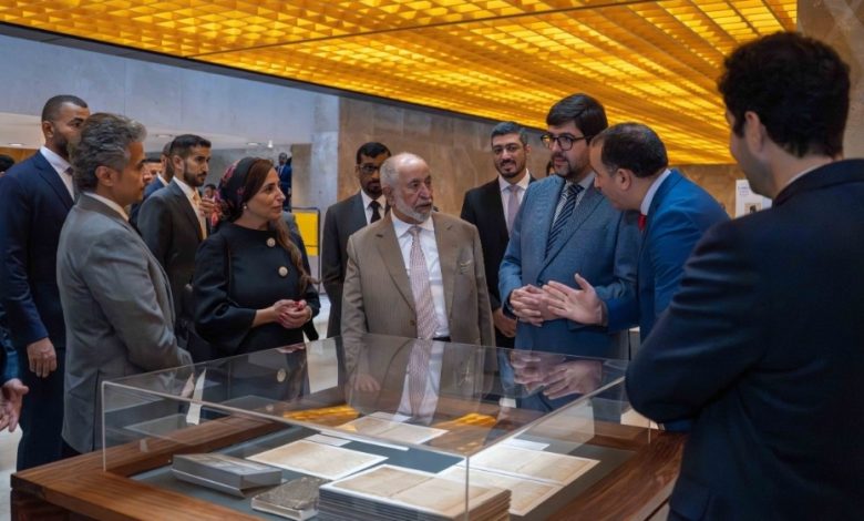 بالفيديو.. سلطان القاسمي يزور الأرشيف الوطني البرتغالي