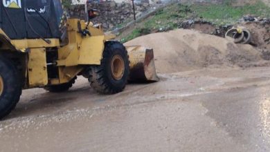 بلدية بني عبيد تفتح "عبارة" بعد إغلاقها بسبب مخلفات...