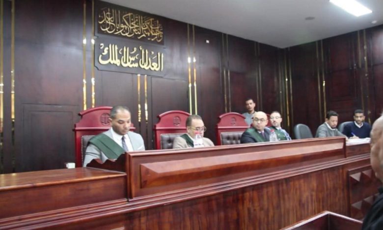 تأجيل محاكمة متهم بقتل صديقه في إسنا بالأقصر لعرضه على الطب النفسي