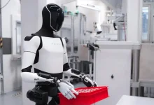 تسلا تراهن على الروبوتات.. وإيلون ماسك يتوقع أن ينسى العالم سيارات الشركة