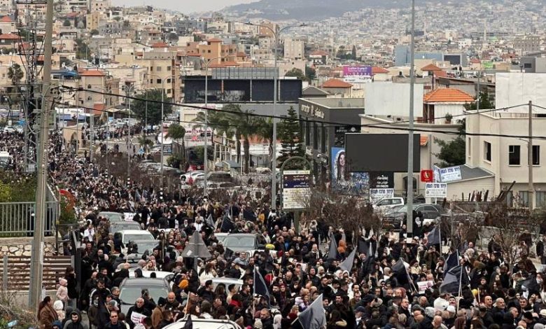 تنديدا بتصاعد الجريمة وتواطؤ الاحتلال.. إضراب شامل ومظاهرات غير مسبوقة في الداخل المحتل