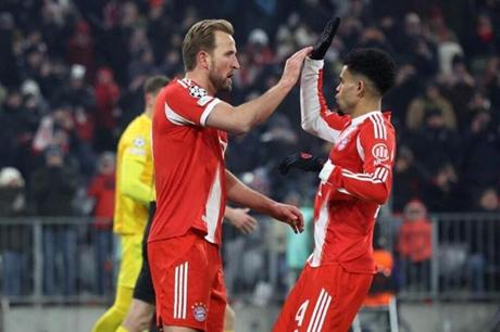 ثنائية كين تقود البايرن إلى دور الـ 16 بأبطال أوروبا