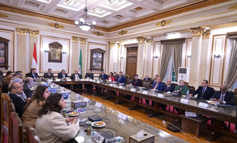 جامعة القاهرة: اللجنة العليا للذكاء الاصطناعي تحدد تفاصيل المؤتمر الدولي السنوي الثاني ومبادرات بحثية موسعة