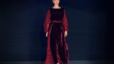 خديجة اللمكي تستوحي من المخمل أجمل تصاميمها في أسبوع الموضة في مسقط