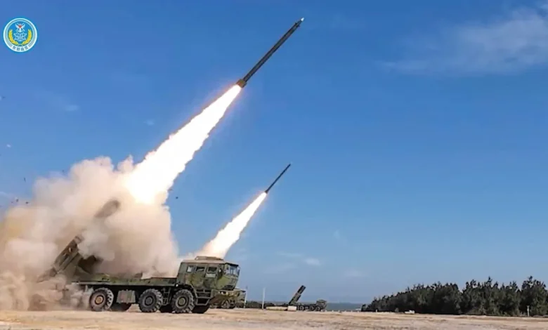 رئيس تايوان يتعهد الدفاع بحزم عن السيادة بعد المناورات الصينية