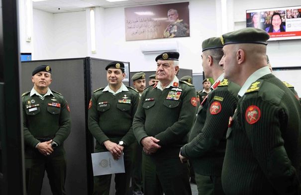 رئيس هيئة الأركان المشتركة يزور مديرية الحرب الإلكترونية...