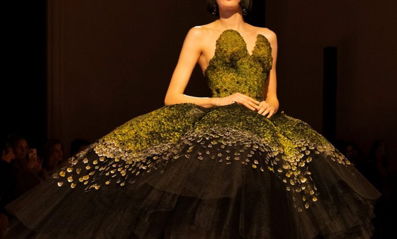 رحلة عاطفية من باريس إلى روما بمجموعة سكيابارلي كوتور ربيع وصيف 2026