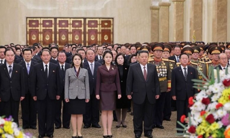 زعيم كوريا الشمالية يزور ضريح العائلة مع ابنته لأول مرة