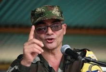 زعيم مجموعة متمردة كولومبية يدعو مقاتليه للاجتماع لبحث التهديد الأميركي