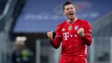 زوجة ليفاندوفسكي تلمح لنهاية مشواره مع برشلونة هذا الموسم