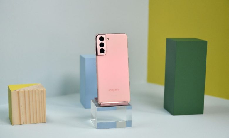 سامسونج تغلق صفحة Galaxy S21: تحديث يناير 2026 هو الأخير للسلسلة