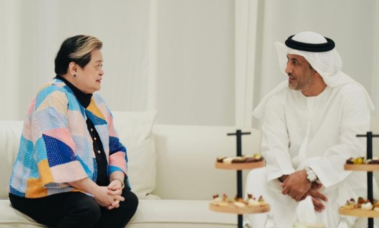 سعيد الهاجري يستقبل وزيرة خارجية الفلبين