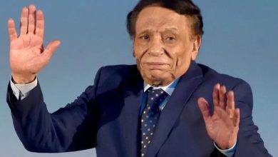 شائعة جديدة تطارد عادل إمام.. ونقيب الممثلين يكشف الحقيقة