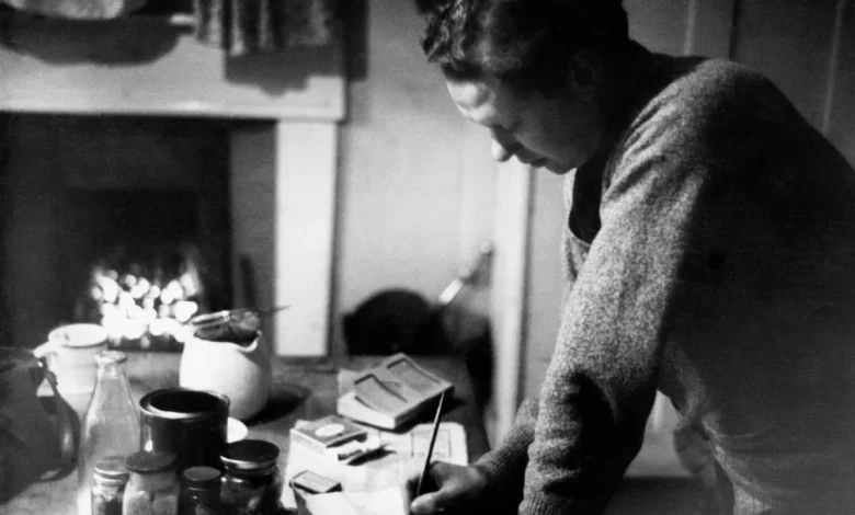 شاعر كبير مُتّهم بالسرقة الأدبية