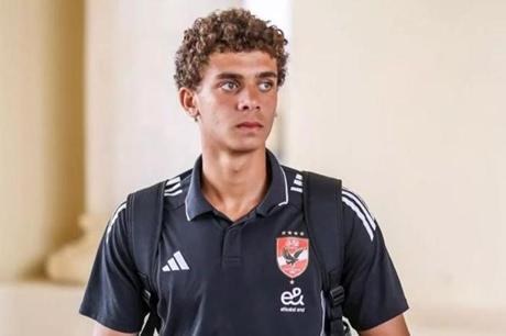 شاهد.. حمزة عبد الكريم يصل إلى برشلونة