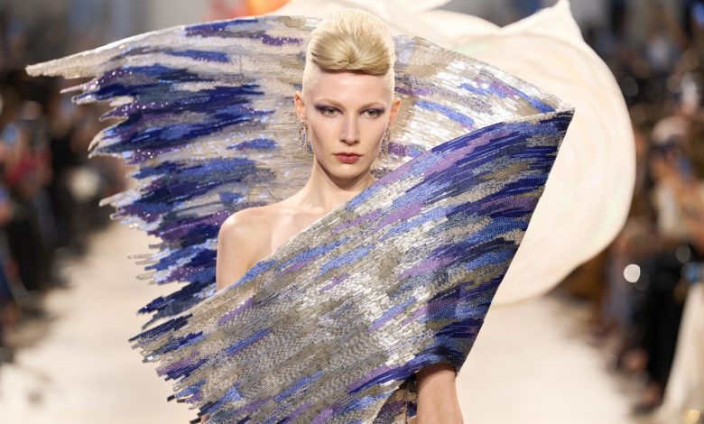 طابع مستقبلي يسود عرض راهول ميشرا في أسبوع الهوت كوتور في باريس