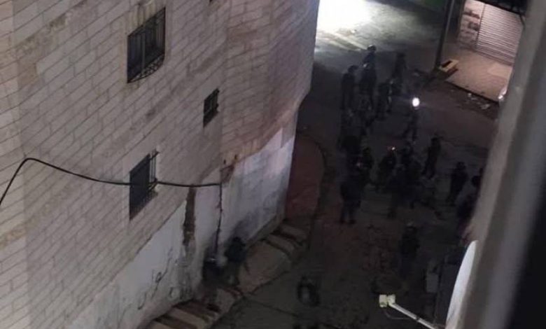 طالت طفلا وصحفيا.. اعتقالات واقتحامات في الضفة وعمليات هدم