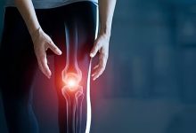 طبيبة تحدد مؤشرات خطرة بشأن آلام المفاصل