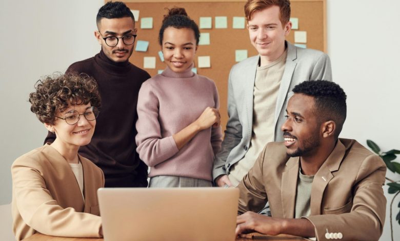 عبارات عن العمل الجماعي.. جرعة إلهام تحفزك لتحقيق الأهداف إلى إنجازات