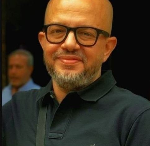 عمر طاهر محذرا من الذكاء الاصطناعي: مفيد لكن «مافيش حاجة ببلاش»