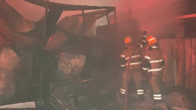 فرق الإطفاء تسيطر على حريق مصنع في منطقة أمغرة