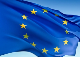 في ظل تهديدات ترامب ..أوروبا تجمّد المصادقة على الاتفاق التجاري مع أميركا