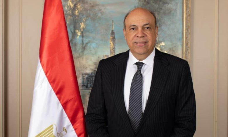 فيديو.. وزير الطيران يكشف تفاصيل إلغاء كارت الجوازات للقادمين والمغادرين نهاية يناير الجاري