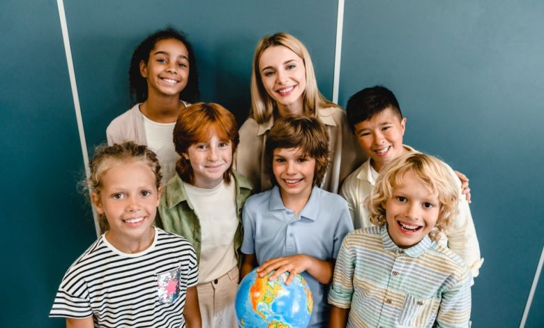 كيفية تربية الأطفال على احترام الآخرين وقبول الاختلاف