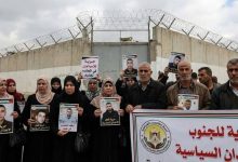 لجنة "أهالي المعتقلين" تحذر من تفاقم الانتهاكات في سجن الجنيد وسياسة "الباب الدوار"