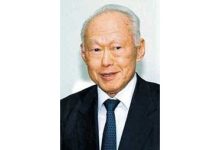 مؤسس سنغافورة ينفي وصفه الإسلام بأنه بغيض