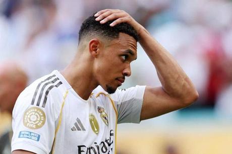 مانشستر سيتي جاهز لخطف أرنولد من البيرنابيو