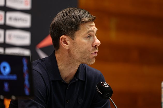 مدربا برشلونة وريال مدريد يعلنان الجاهزية.. ويشيدان بالدعم الجماهيري بجدة