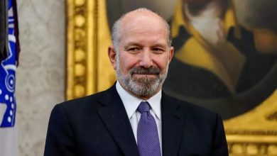 ملفات إبستين تورط وزير التجارة في إدارة ترامب