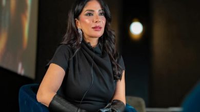 منى زكي تناقش الخيانة الزوجية في مسلسل طالع نازل