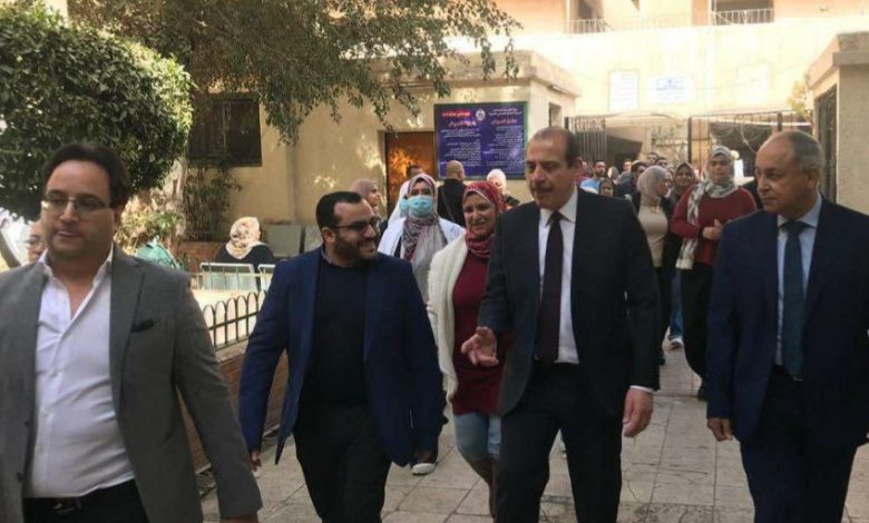 نائب وزير الصحة يتفقد مستشفى التحرير العام بالجيزة ويضع خطة عاجلة لانتظام عيادات التأمين الصحي