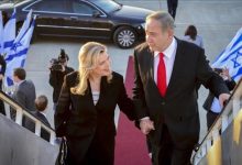 نتنياهو وزوجته اول الفاسدين ..هارتس تنشر أسماء الشخصيات التي يجب أن يحقق معها في فضيحة قطر غيت