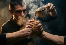 نقابة الأطباء تحذر من تريند سكب المياه الساخنة على اليدين: قد تسبب حروقا وتشوهات دائمة