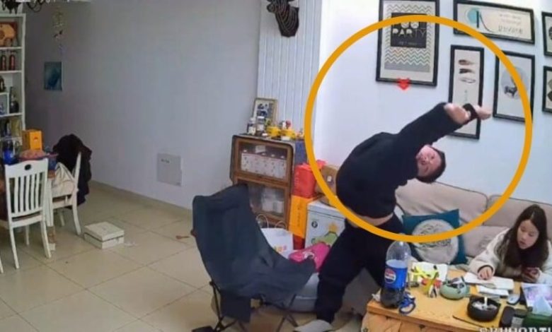 نهاية صادمة لـ 300 دقيقة دراسة.. مراهق يفقد الوعي بسبب حركة استرخاء مفاجئة